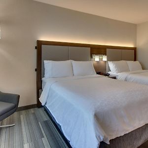 Standard Queen Room Mobility accessible
